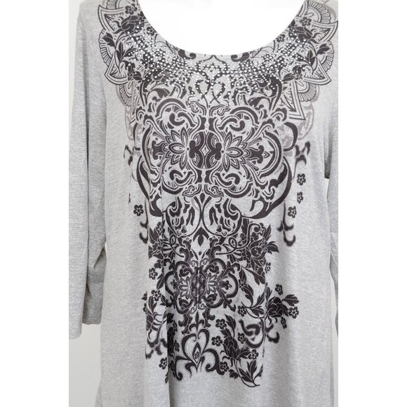 Avenue Paisley PLUS Size 18/20 (XXL) Artsy Studded Asymmetrical Scoop Neck Tee - Picture 2 of 10